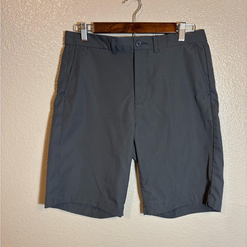 Men's [g] George Shorts Grey
100% Polyester 
Waist 30 
Inseam 10”
Nice!